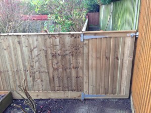 Sloping closeboard fence Pitstone 3